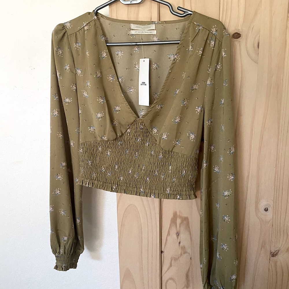 Cropped floral top
